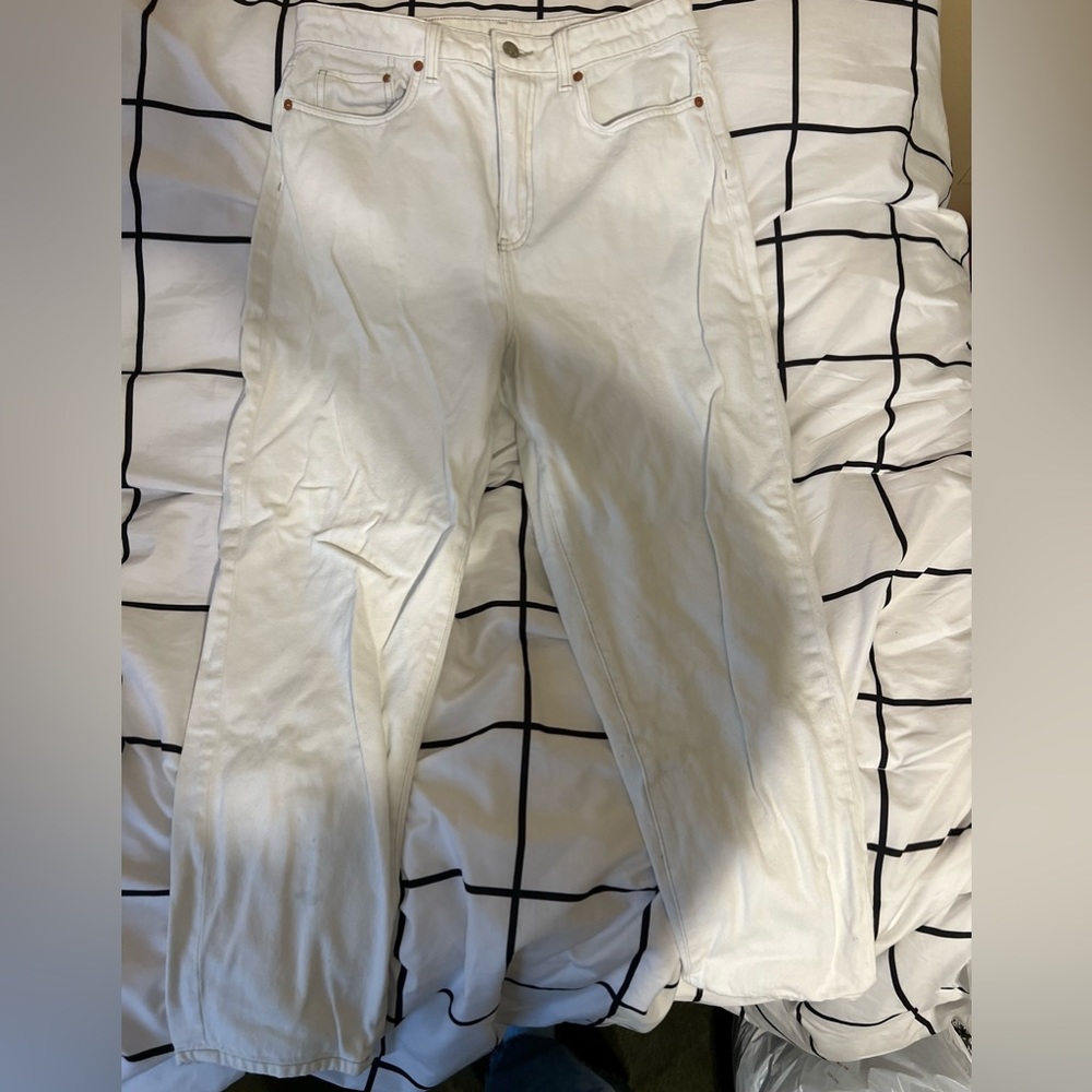 White mom jeans